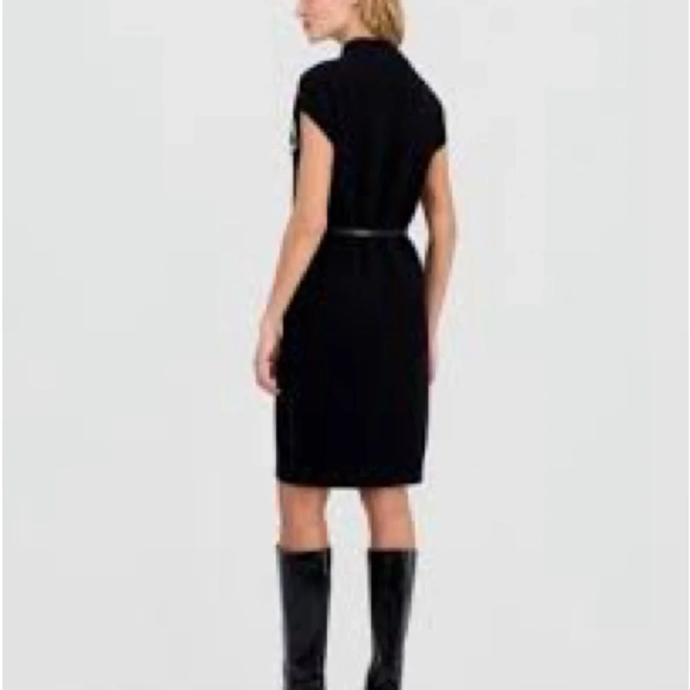 Chic Black Midi Dress - Picture 1 of 4